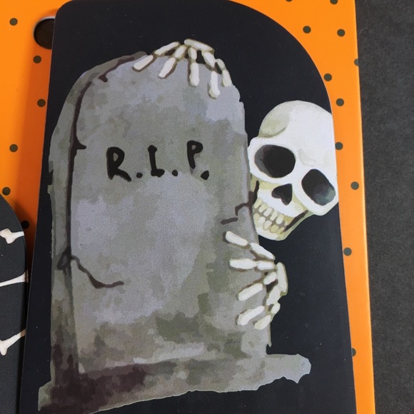 2 Halloween Tombstone Skeleton Silicone Spatulas - Picture 4 of 6